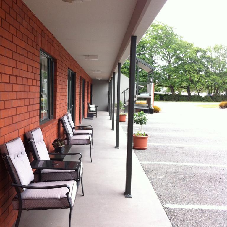 Darfield Motel Buitenkant foto